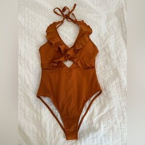 Cupshe one piece ruffle swimsuit  size Small